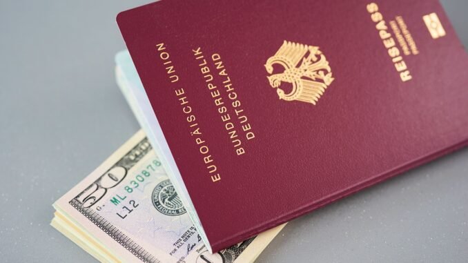 passport-g5f0d1e01b_1280