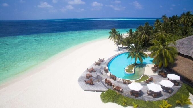 1+b1e043-filitheyo-island-resort