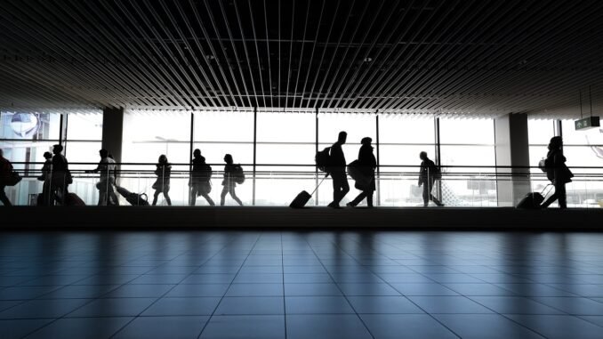airport-4120835_1280