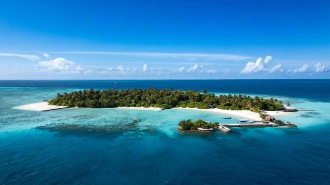 1+55ef2e-Makunudu-Island-Maldives (1)